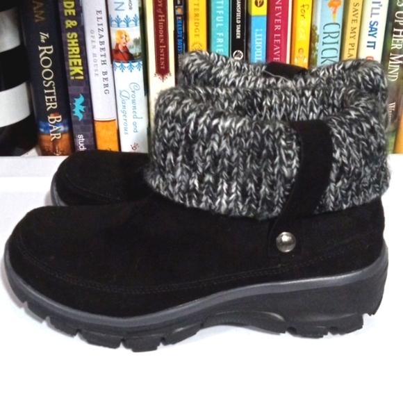 SKECHERS AIR-COOLED MEMORY FOAM COZY BLACK ANKLE BOOTS SIZE 6.5 NWT - Picture 4 of 11